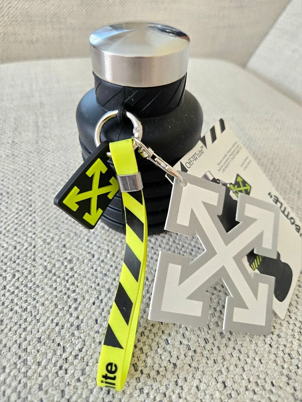 NWT OFF-WHITE Neon Yellow Black Silicone Collapsible Water Bottle Size: 6.76 Oz